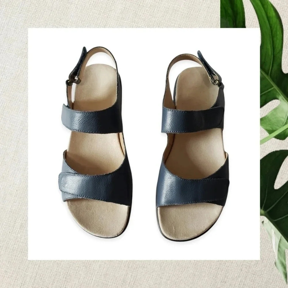 -Easy Spirit women sandal size 7 color denim